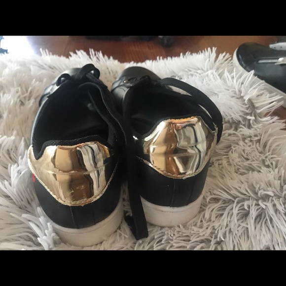 Pretty Sneakers - Picture 3 of 5